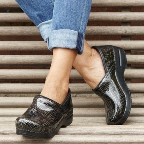dansko patent leather shoes